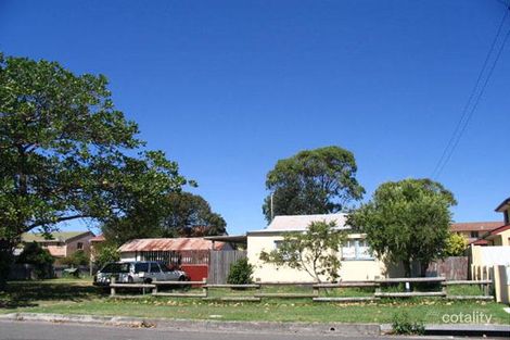 Property photo of 26 Peterborough Avenue Lake Illawarra NSW 2528