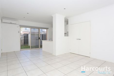 Property photo of 8 Ryrie Grove Wollert VIC 3750