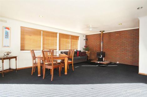 Property photo of 21 Hood Crescent Sunbury VIC 3429