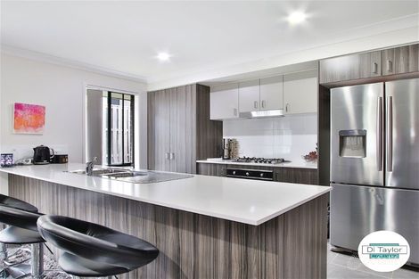Property photo of 21 Rosella Drive Bahrs Scrub QLD 4207