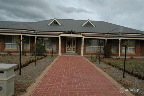 Property photo of 45 Rolling Meadows Drive Sunbury VIC 3429