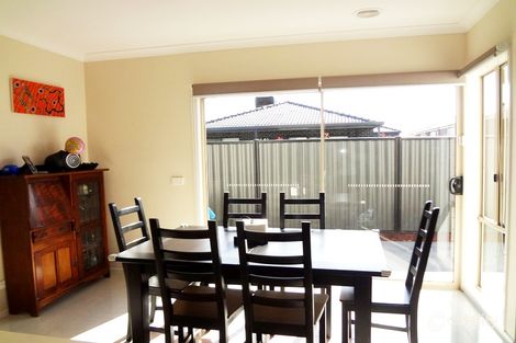 Property photo of 8 Nundroo Crescent Wollert VIC 3750