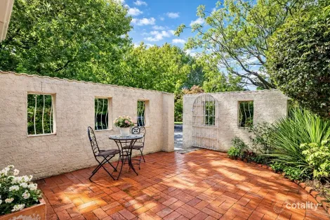 Property photo of 7 Heales Place Curtin ACT 2605