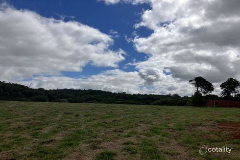 35 Lakes Dr, Lake Eacham, QLD 4884