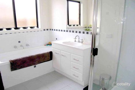 Property photo of 37 Sittella Drive Berwick VIC 3806