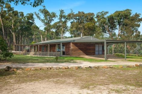 Property photo of 10 Andrew Drive Haddon VIC 3351