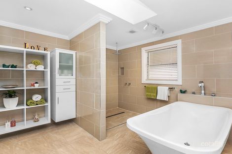 Property photo of 19 Evergreen Drive Shellharbour NSW 2529
