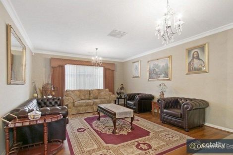 Property photo of 32 Marsh Grove Berwick VIC 3806