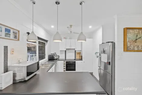 Property photo of 5 Roebuck Close Bentley Park QLD 4869