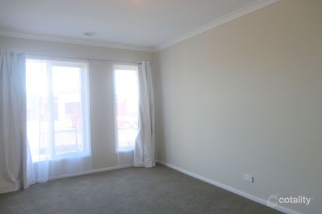 Property photo of 29 Eminence Drive Cranbourne West VIC 3977