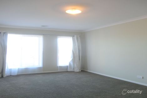Property photo of 29 Eminence Drive Cranbourne West VIC 3977