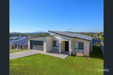 25 Excalibur Cres, Southside, QLD 4570