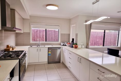 Property photo of 92 Fiorelli Boulevard Cranbourne East VIC 3977
