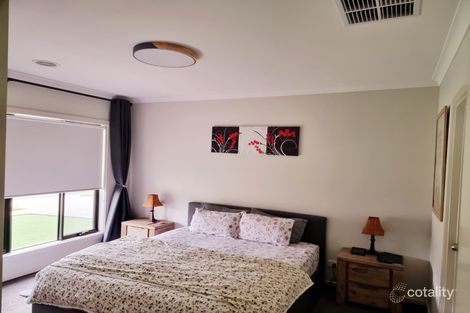 Property photo of 92 Fiorelli Boulevard Cranbourne East VIC 3977