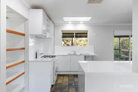 Property photo of 15 Flinders Drive Valley View SA 5093