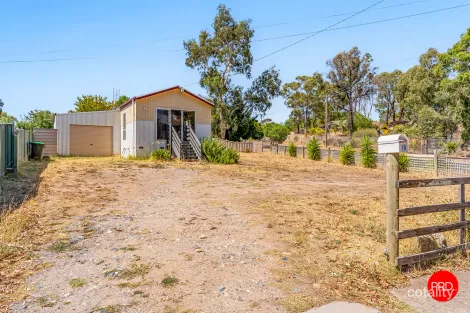 Property photo of 10 Energetic Street Long Gully VIC 3550