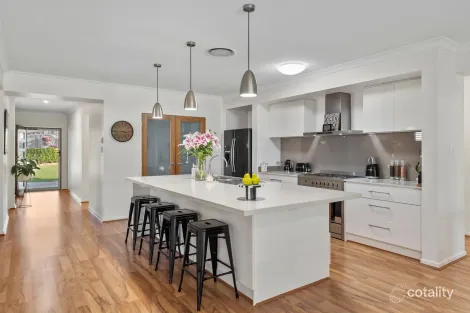 Property photo of 37 Sovereign Drive Deebing Heights QLD 4306