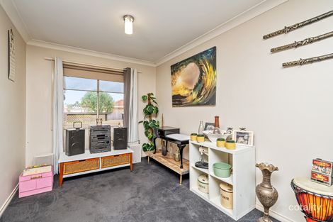 Property photo of 14 Tura Place Glenfield Park NSW 2650