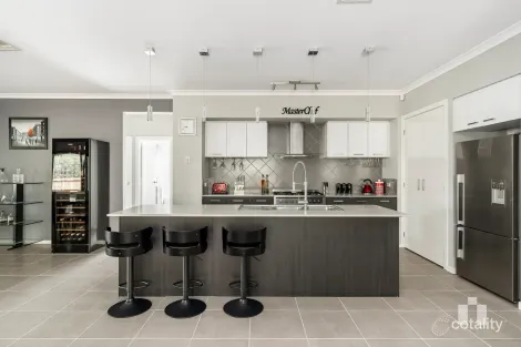 Property photo of 3 Ashgate Drive Doreen VIC 3754