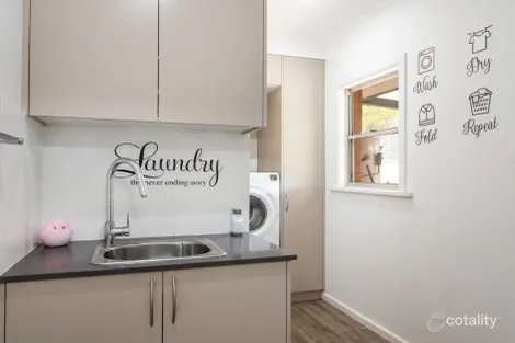 Property photo of 10 Shanahan Court Hamilton VIC 3300
