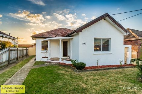 Property photo of 28 Ponyara Road Beverly Hills NSW 2209