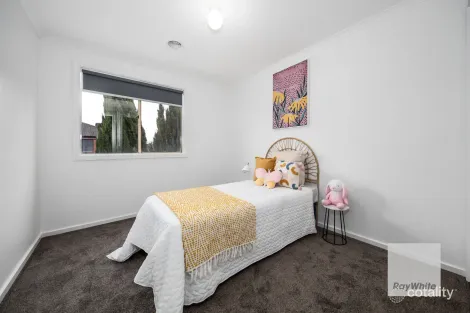 Property photo of 71 The Glades Taylors Hill VIC 3037