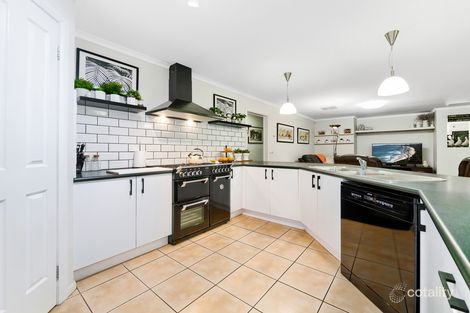 Property photo of 4 Bundoran Avenue Cranbourne VIC 3977