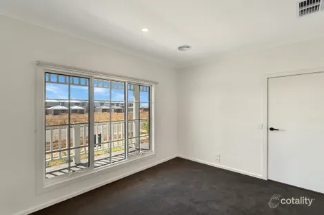 Property photo of 52 Cherrypool Crescent Eynesbury VIC 3338