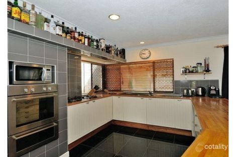 36 Holcombe Rd, Warnbro, WA 6169