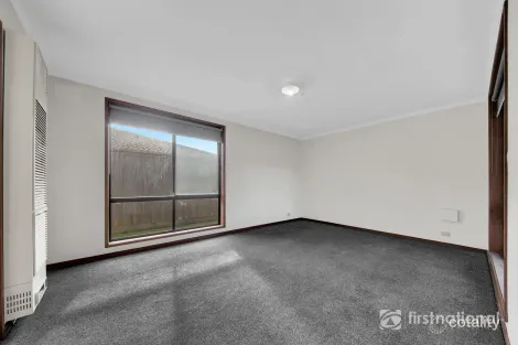 Property photo of 2/7 Carol Avenue Cranbourne VIC 3977
