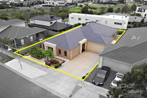 Property photo of 31 Kororoit Approach Caroline Springs VIC 3023