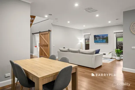 Property photo of 2 Bradley Place Warragul VIC 3820