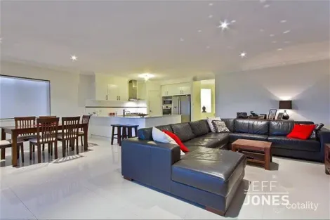 Property photo of 124 Waverley Road Camp Hill QLD 4152