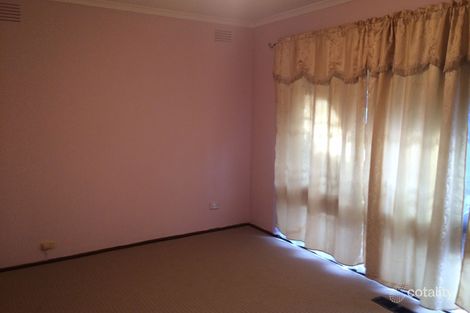 Property photo of 24 Circle Drive North Cranbourne VIC 3977