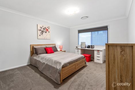 Property photo of 29 Lakeside Circuit Sinnamon Park QLD 4073