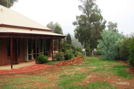 Property photo of 24 Darwinia Court Jarrahdale WA 6124