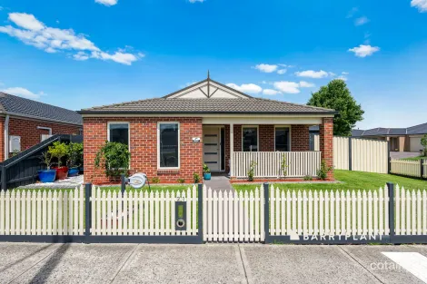Property photo of 21 Webster Way Pakenham VIC 3810