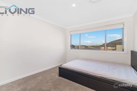 Property photo of 58 Hinton Loop Oran Park NSW 2570