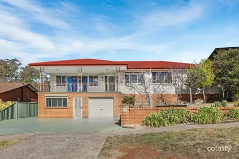 Property photo of 19 Belconnen Way Weetangera ACT 2614