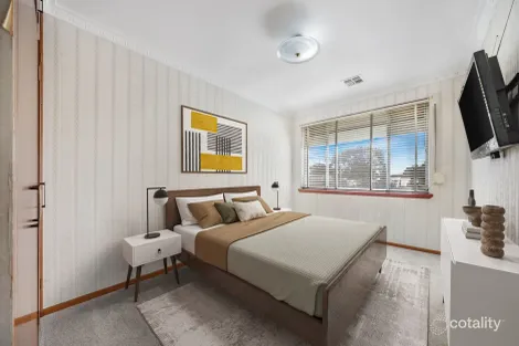 Property photo of 19 Belconnen Way Weetangera ACT 2614