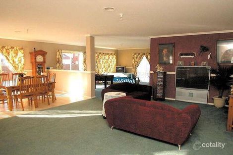 Property photo of 74 Cherryhills Drive Cranbourne VIC 3977