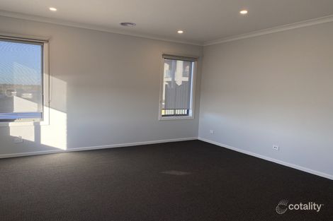 Property photo of 24 Edgewood Boulevard Tarneit VIC 3029