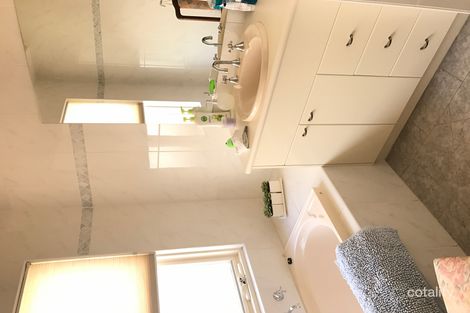 Property photo of 33 Rawson Penfold Drive Rosslyn Park SA 5072