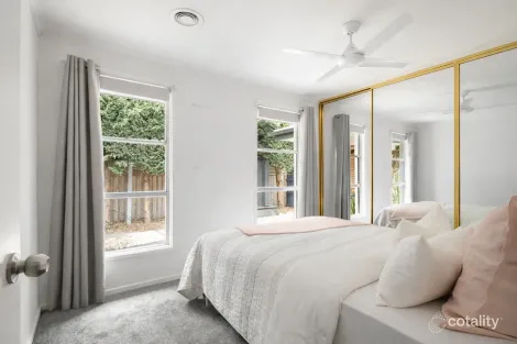 Property photo of 15 Kinlora Drive Somerville VIC 3912