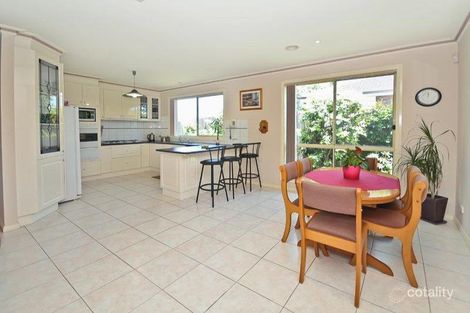 Property photo of 2 Lily Drive Sydenham VIC 3037