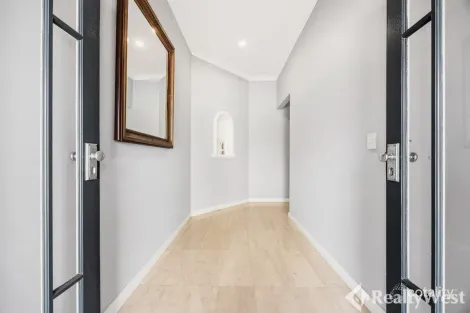 Property photo of 21 Monaghan Circle Darch WA 6065