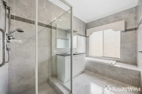 Property photo of 21 Monaghan Circle Darch WA 6065
