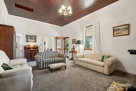 Property photo of 7 Crocker Close Yass NSW 2582