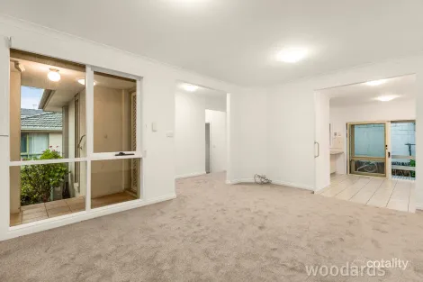 Property photo of 2/75 Manningham Road Bulleen VIC 3105