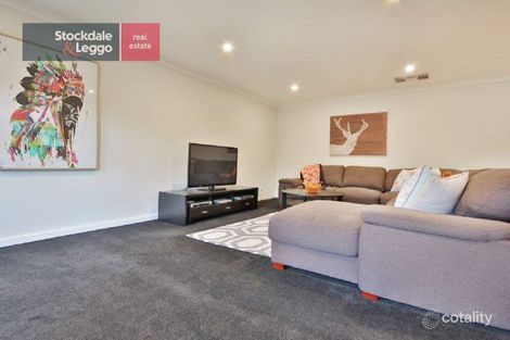 Property photo of 4 Regal Terrace Mooroolbark VIC 3138